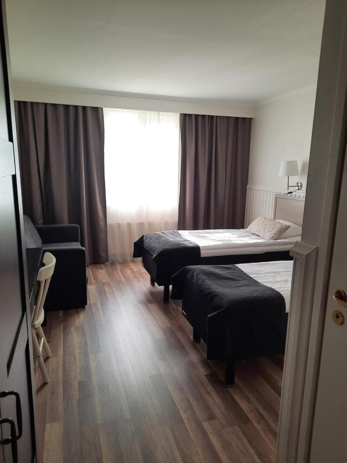 Juthbacka Hotell Uusikaarlepyy Exterior photo